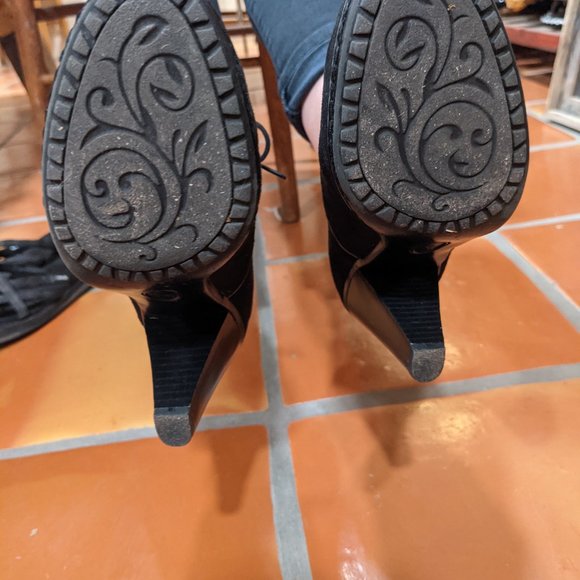 Black suede lace-up heels - Picture 3 of 5